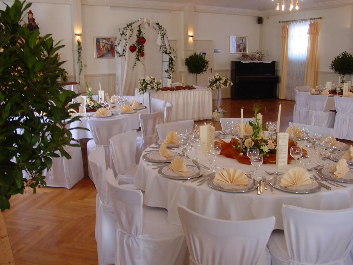 Gasthof Rockensuess Schwalmstadt Buitenkant foto