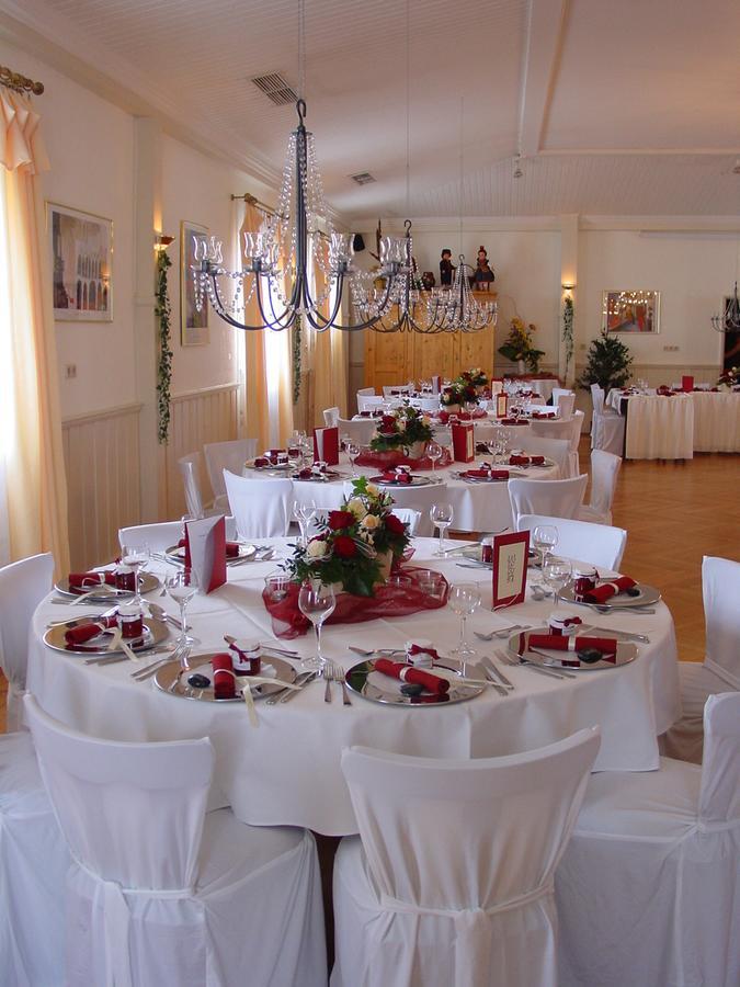 Gasthof Rockensuess Schwalmstadt Buitenkant foto